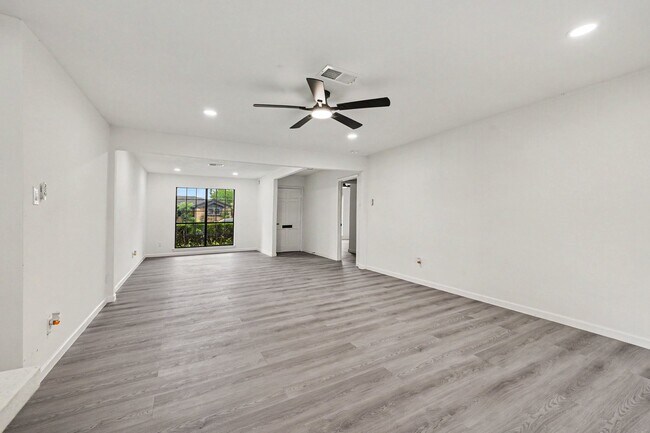 Photo - 7607 Grape St