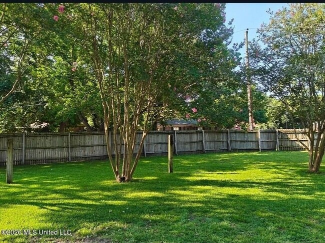 Photo - 223 Woodbine Dr