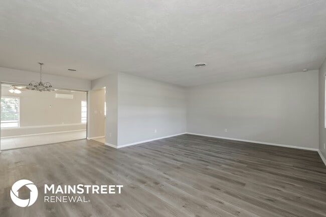 Photo - 5532 25th St W