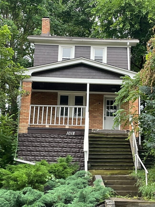 Charming, Character-Filled 2 Bedroom in Br... - Charming, Character-Filled 2 Bedroom in Br... Casa