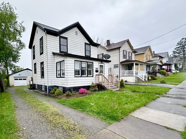 Building Photo - 928 Temple Ave Rental