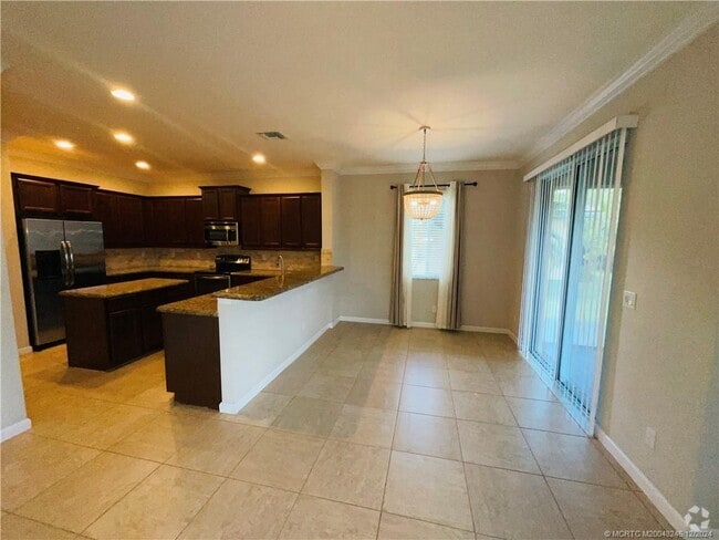 Building Photo - 505 NW Windflower Terrace Rental