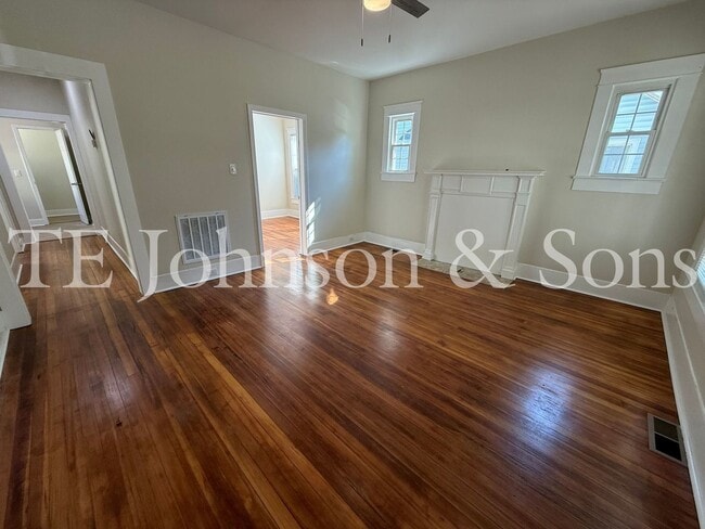 Photo - 415 E 16th St