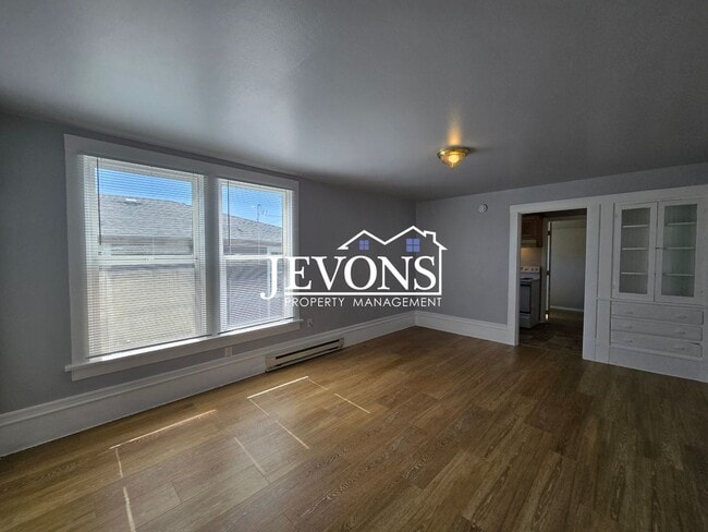 Photo - 215 N Chestnut St Unit 2