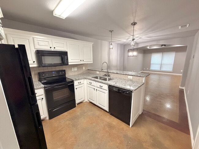 Photo - 271 Lawrence Rd