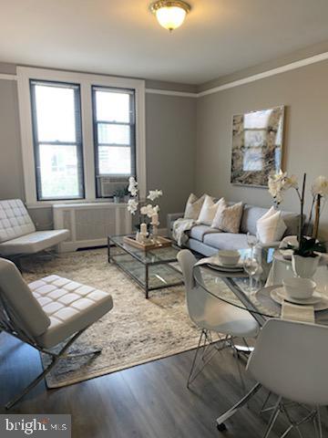 Building Photo - 2031 Locust St Unit 304 Rental