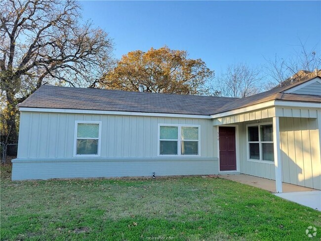Building Photo - 308 Foch Rental