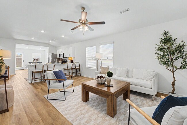 Photo - 4 Bed, 2 Bath Home !!