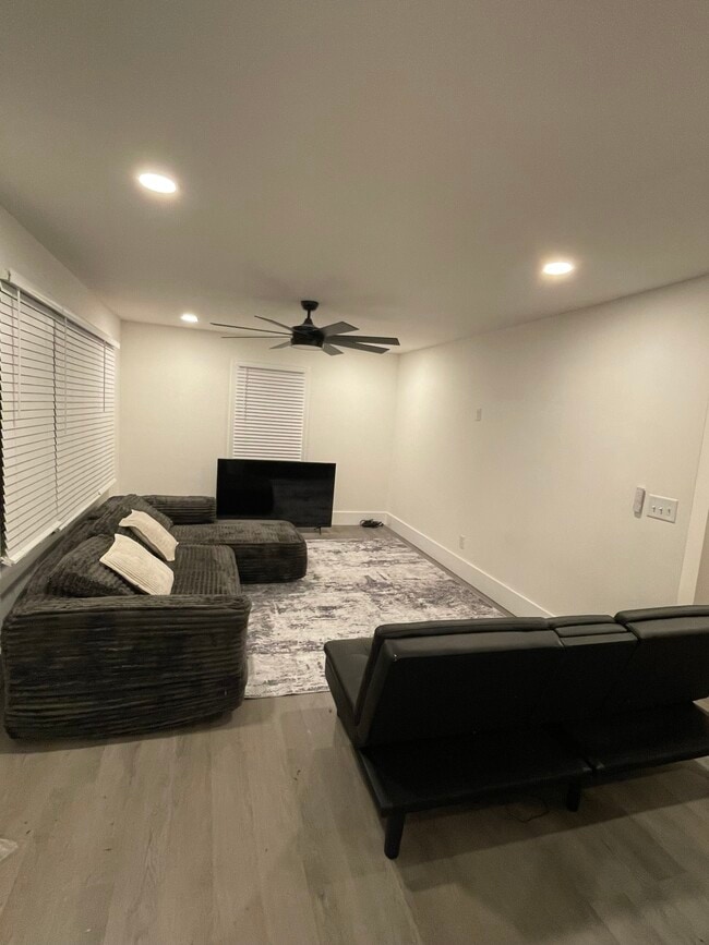 Photo - 608 Crawford Rd