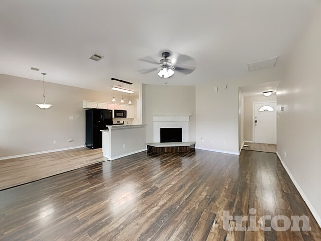 Photo - 2002 Briar Grove Dr