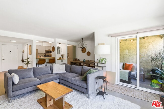 Photo - 5625 Green Valley Cir Unit 208