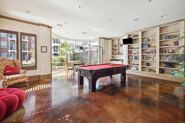 Photo - 2400 McCue Rd Unidad 460