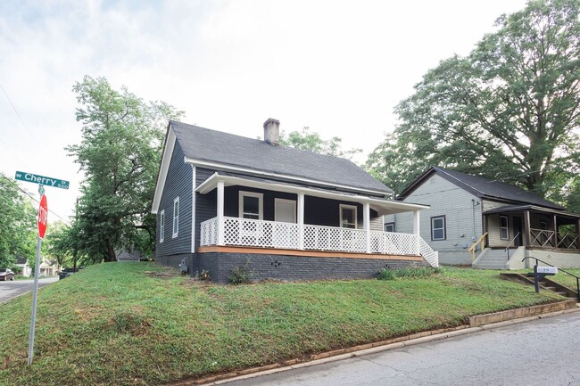 Photo - 519 W Cherry St