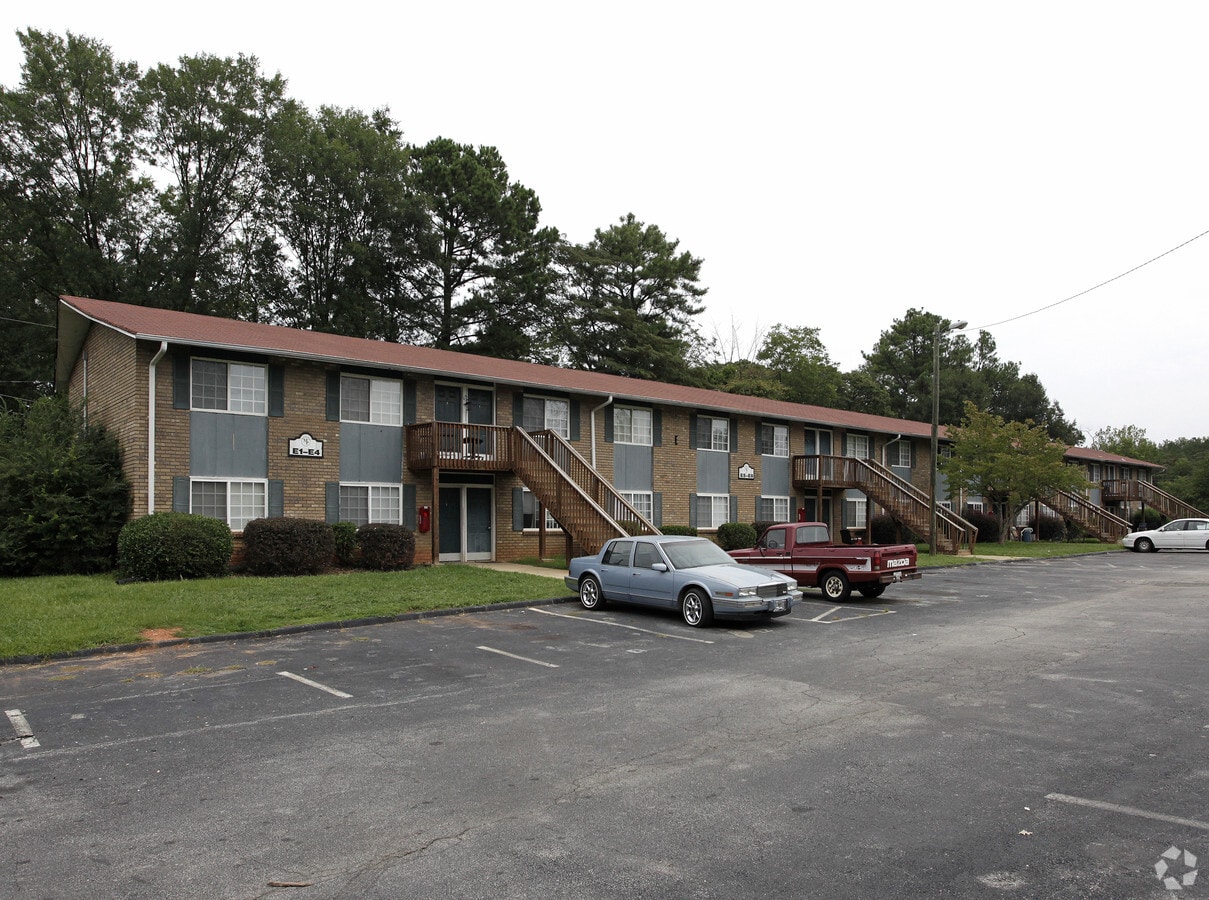 Megan's Point - Megan's Point Apartments