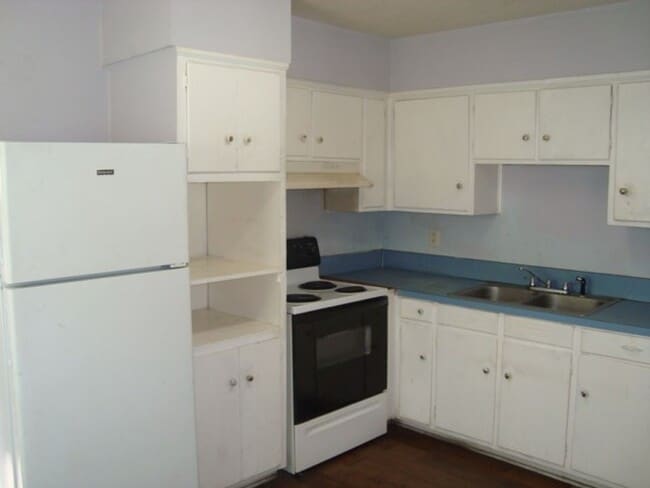 1348 Baker St