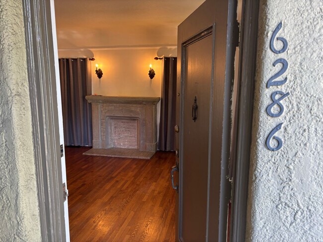 Photo - 6284-6286 Commodore Sloat Drive Unit 6286