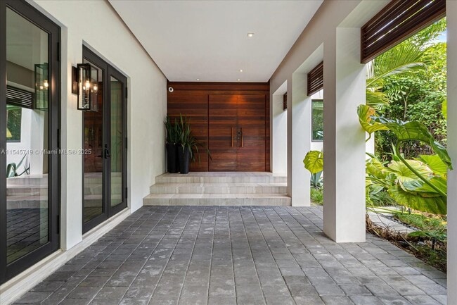 Photo - 401 E Rivo Alto Dr