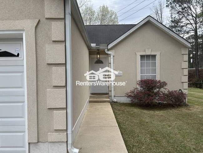 Photo - Adorable cottage 2 bedroom 2 bath with a 2 car garage