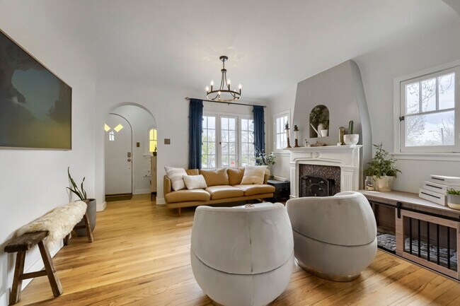 Photo - 3305 N Clay St