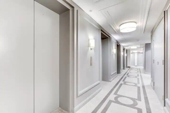 Photo - 155 Yorkville Ave Unité SI ID1045462P