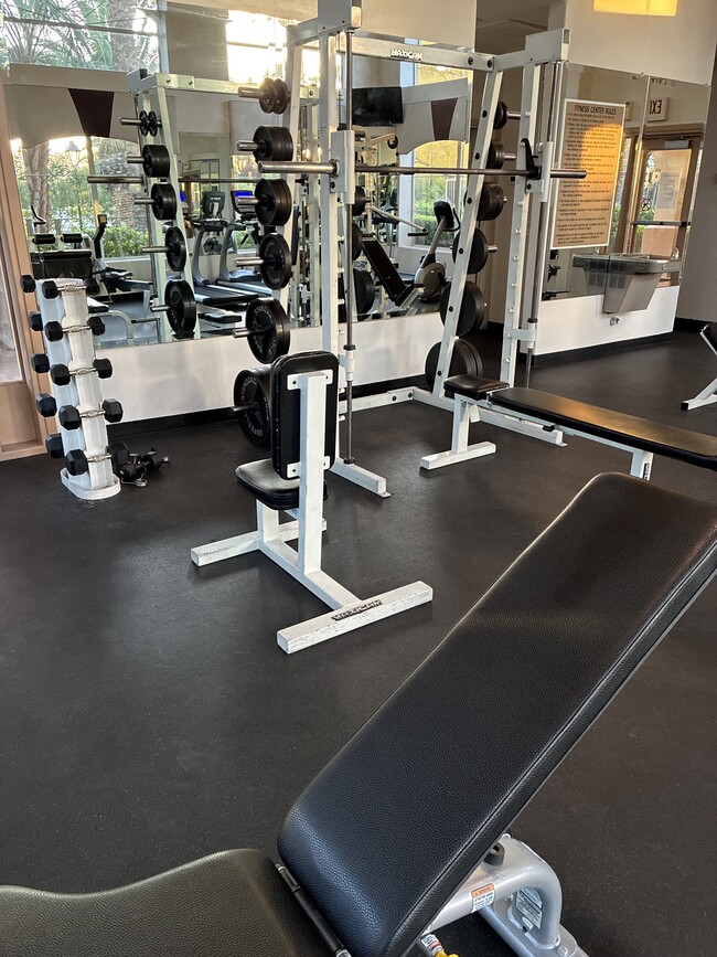 Building Photo - 2050 W Warm Springs Rd Unit Resort villas