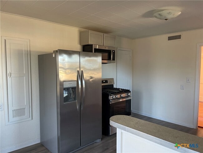 Photo - 111 W Fowler Ave