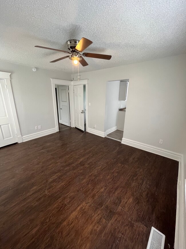 Photo - 1154 Jefferson Ave Unit 1