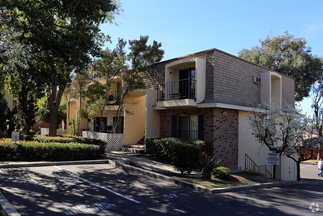 Williamsburg South Apartments For Rent in La Mesa, CA