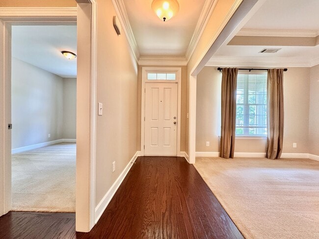 Photo - 3 Bedroom, 3 Bathroom Home w/ 2 Car Garage and Fence Backyard