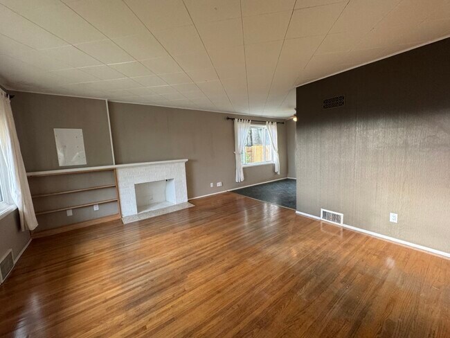 Photo - 657 First St