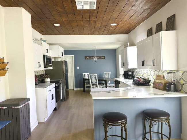 Photo - 3224 W Houston St