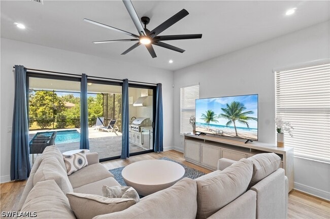 Building Photo - 551 97th Ave N