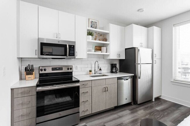 Photo - 520 E Washington St Unit ID1028632P