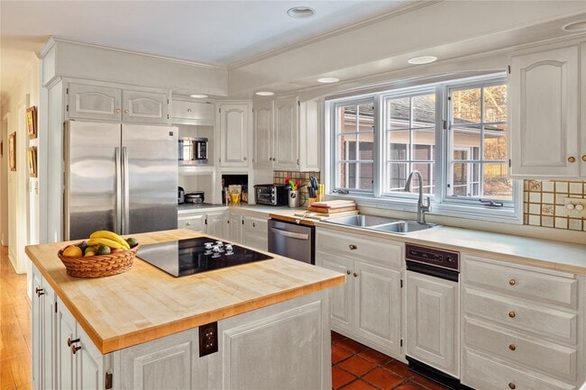 Photo - 147 Rock City Rd