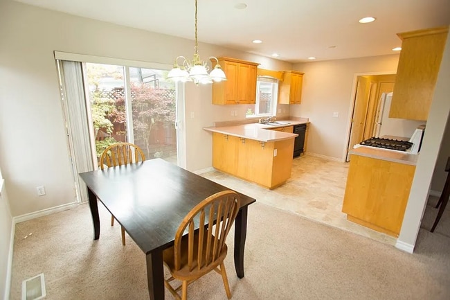 Photo - 3 Bedroom 2.5 bath Cordata/Meridian Area