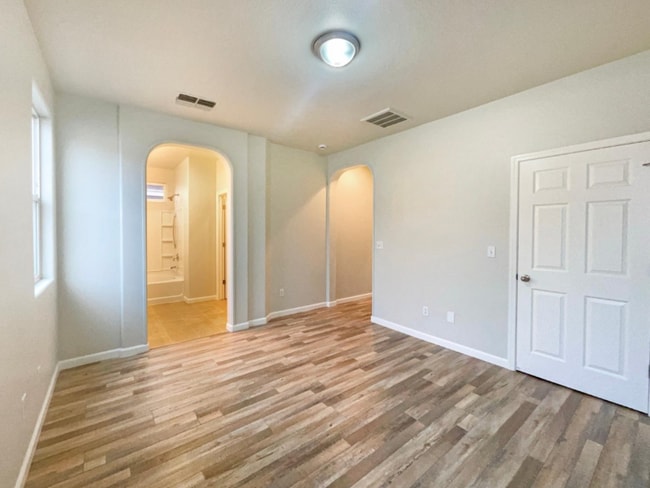 Photo - 3039 Torland St