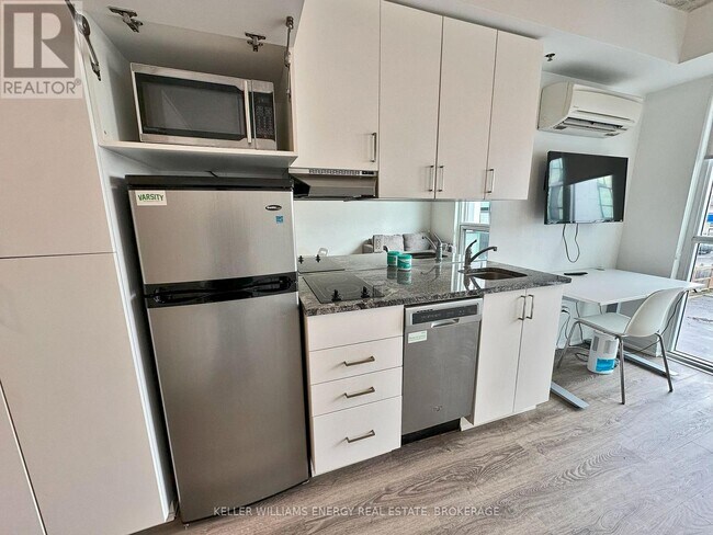 Photo - 1900 Simcoe St N Unit 241