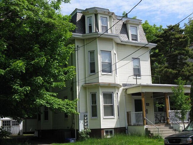 Building Photo - 19 Garfield St Unit 7 Rental