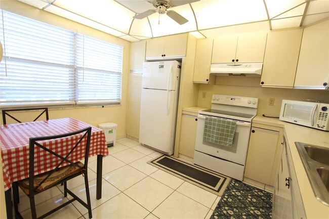 Photo - 3201 Portofino Point Unit e3