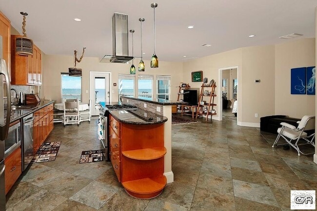 Photo - 3731 Bayshore Dr