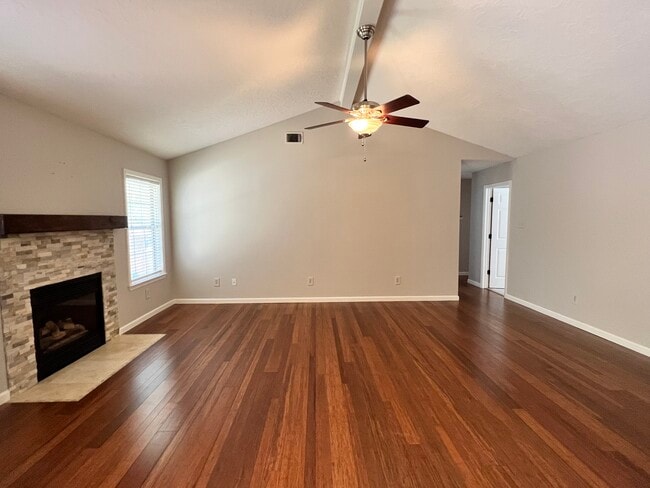 Photo - 1052 Highland Blvd