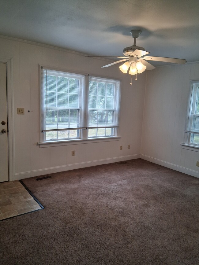 Photo - 731 Rex Ave