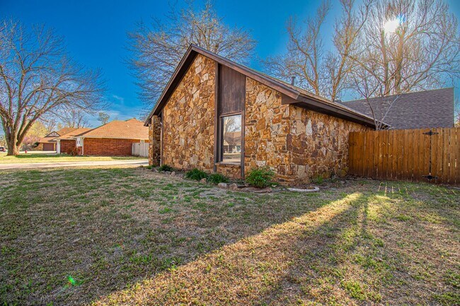 Photo - 3 Bed 1.5 Bath in Carl Albert School District