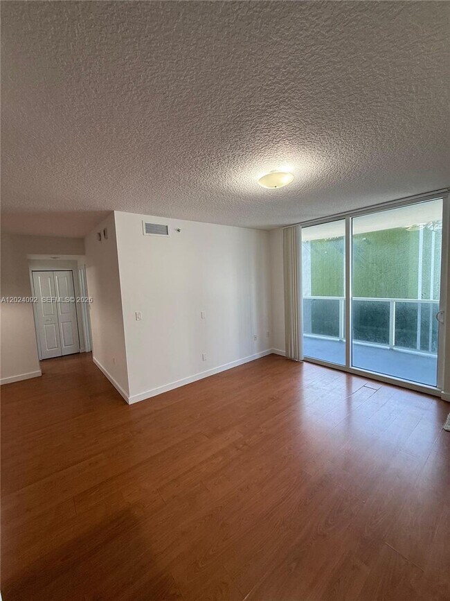 Photo - 601 NE 23rd St Unit 804