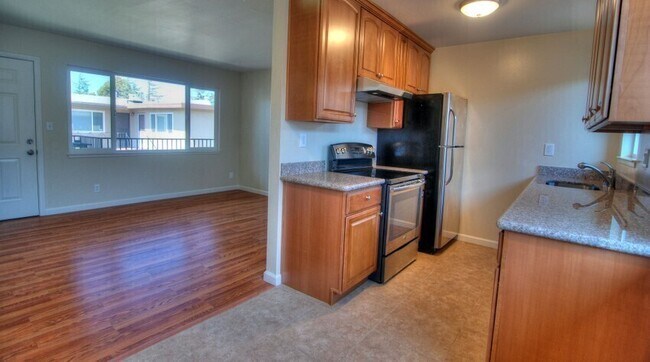 Photo - 1758 S Grant St