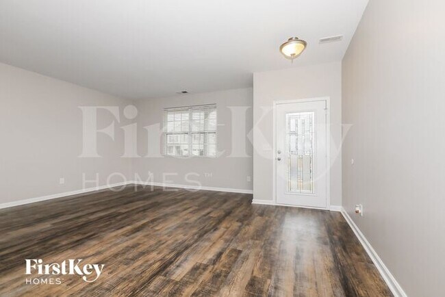 Photo - 1008 Rural Farm Rd