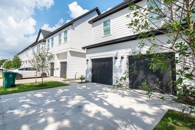 Photo - 3253 Real St Unit A