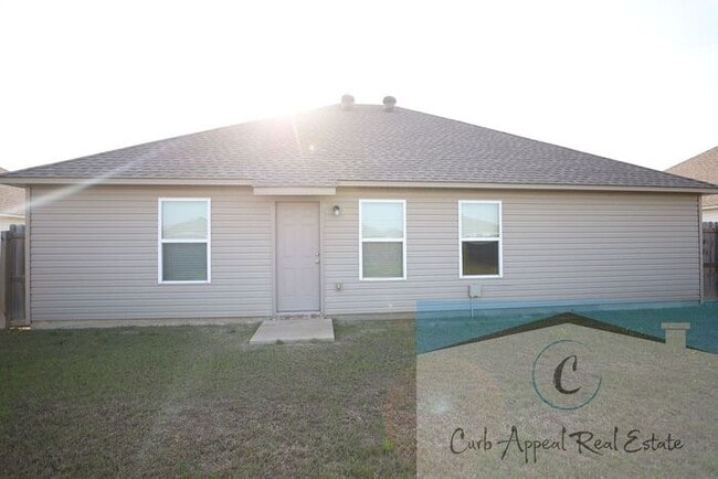 Photo - Beautiful 3 bed / 2 bath home with fenced back yard - Nettleton!!