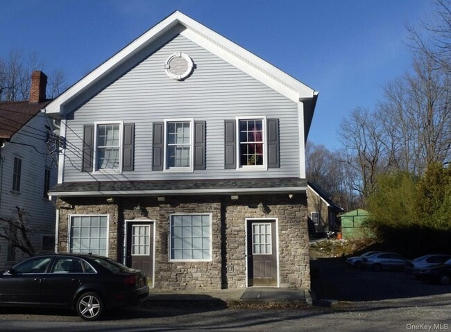 Building Photo - 106 Newport Bridge Rd Unit 3