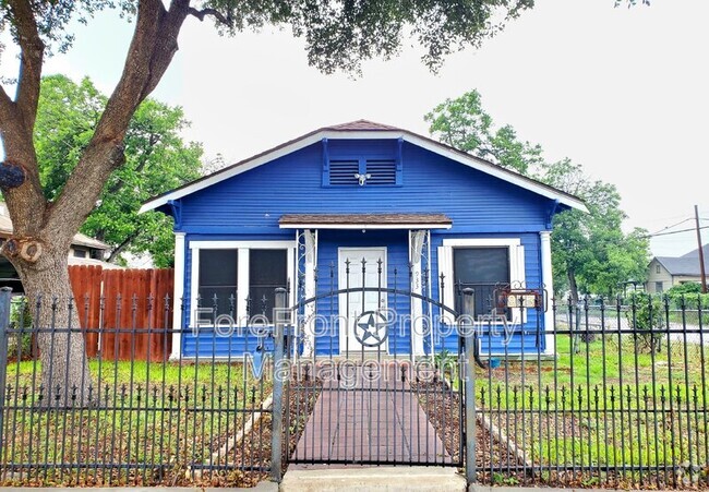 Building Photo - 933 Lamar St Rental